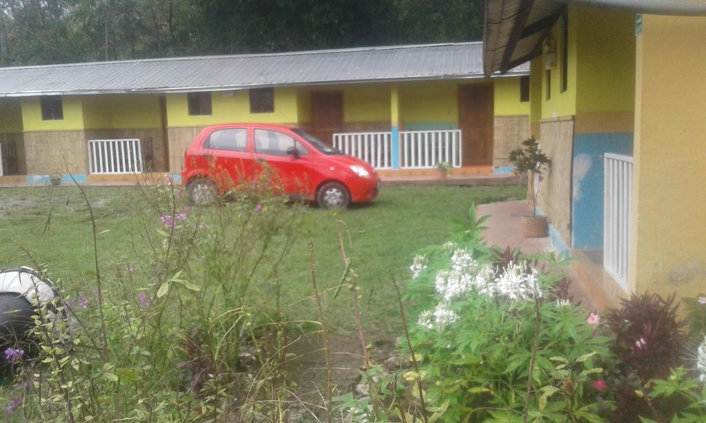 Hostal Henrry'S Hotel Миндо Екстериор снимка